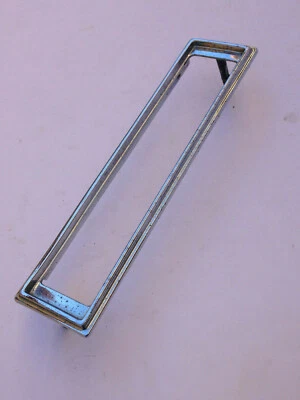 Vintage 1970 Buick, Electra, Le Sabre RH Front Marker Lamp Bezel 5962060   - Imagem 1 de 4