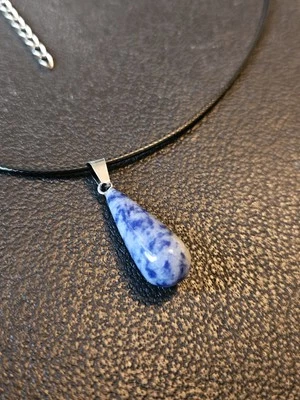 Collar Lágrima Cristal Natural Collar Cuero Sodalita Sanación Espiritual  Foto 1 de 4