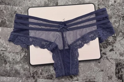 NUEVO CON ETIQUETAS BRAGAS VICTORIA'S SECRET S AZUL RED MALLA ENCAJE RECORTE RARAS DESCARADAS Foto 1 de 4