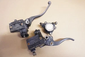 Honda VF400 VF 400 NC13 1983-1985 Brems- und Kupplungsgeberzylinder BESCHÄDIGT - Bild 1 von 13