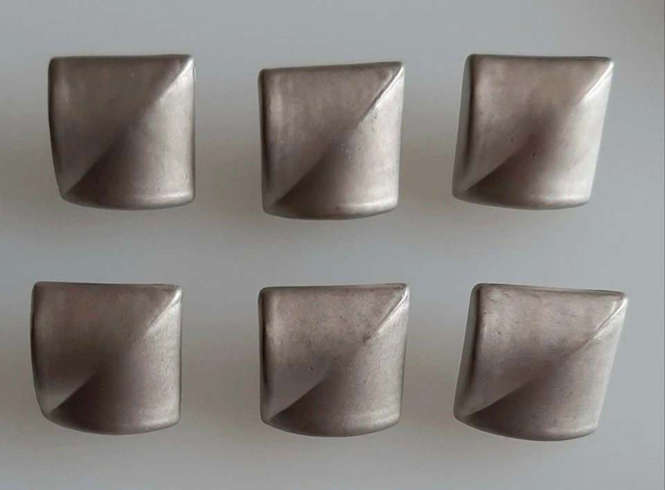 6 x 18mm Large Silver Mitre Corner Square Plastic Shank Buttons - FL66b - Image 1 of 1