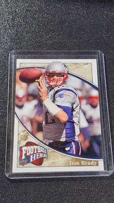 2009 Upper Deck Football Heroes - Tom Brady #70 - Image 1 of 2