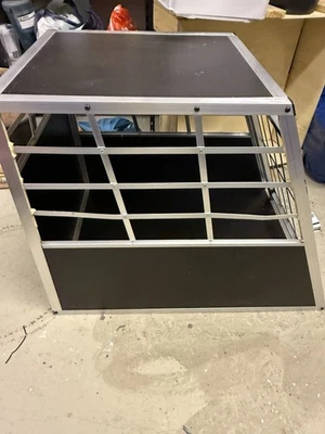 Hunde Transportbox - sehr Stabil - Bild 1 von 4