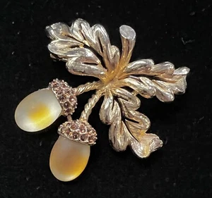 Vintage Benedikt NY Glass Acorn Gold & Amber Cabochon Brooch—-572 - Picture 1 of 5