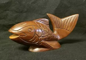 Wood Carved Fish, 7 1/2 inches long. - Picture 1 of 3