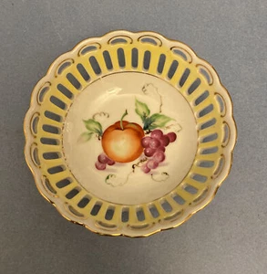 Vtg Antique Pierced Porcelain Reticulated Lattice Bowl w/Fruit Decoration ~ MINT - Picture 1 of 12