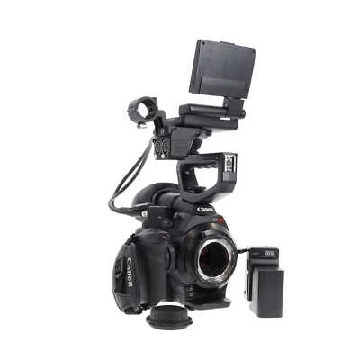 Cuerpo de cámara de cine Canon EOS C300PL con accesorios (no probado) Foto 1 de 4