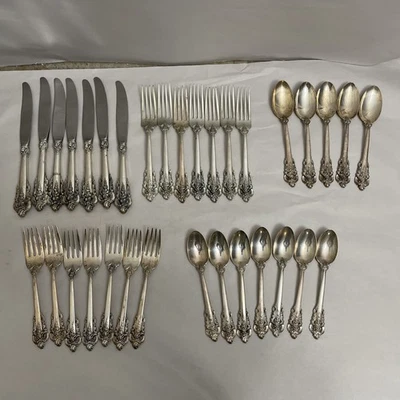 Grande Baroque by Wallace Sterling Silver Flatware Set Service 32 Pieces - Image 1 of 4