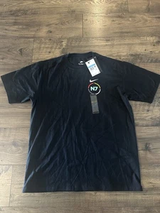 Camisa Nike N7 Para Hombres Mediana Negra Gráfica Camiseta Patrimonio Indígena Logo Swoosh - Imagen 1 de 4