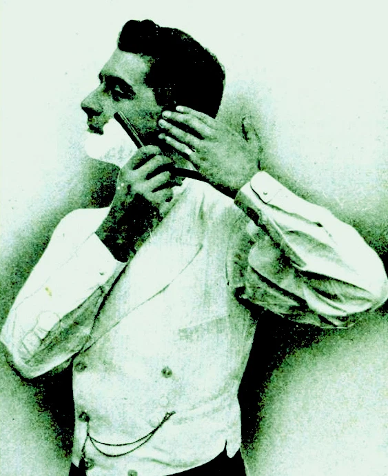 Edwardian Manual shaving with STRAIGHT RAZOR hone Strop - Image 1 of 1