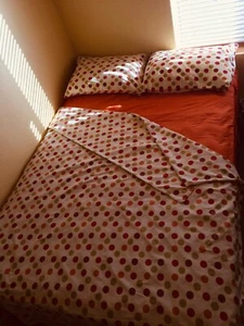 IZOD FULL Fitted Sheet Three Pillowcases Duvet 55% Cotton Orange Polka Dot - Picture 1 of 9