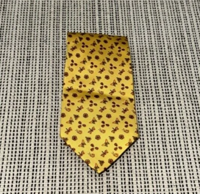 CORBATA DE SEDA SALVATORE FERREGAMO ESTAMPADO MARIPOSAS AMARILLAS HECHA EN ITALIA Foto 1 de 4