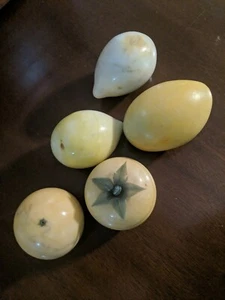 LOT 5 Vintage Stone MARBLE FRUITS ~ Lemon, Mango, Orange + ~ yellow white - Picture 1 of 6