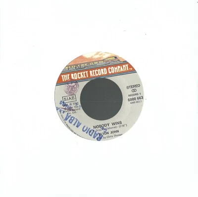 Disque 45 Tours Elton John – Nobody Wins / Fools In Fashion - Photo 1/2