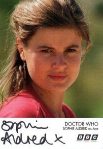Autógrafo de Doctor Who: Tarjeta de reparto firmada genuina de SOPHIE ALDRED - Imagen 1 de 1