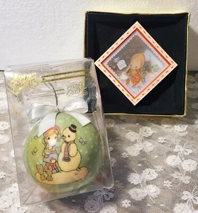 2-VTG CHRISTMAS ORNAMENTS-1980 HALLMARK & 1995 ENESCO PRECIOUS MOMENTS-GIRLS - Picture 1 of 5