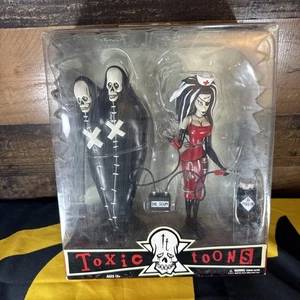 Mezco Lets Play in the Morgue with Toxic Toons Actionfiguren mit Zubehör Neu in OVP - Bild 1 von 6