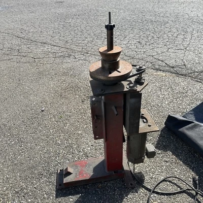 Rim Polishing Machine Wheel Cleaning Grinding Derust Repair Machine  - Image 1 of 4