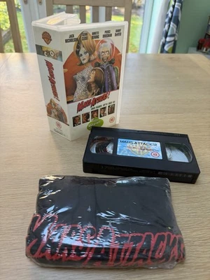 Tim Burton MARS ATTACKS! Double Pack VHS w T-Shirt & Tape Still Sealed - S015535 - Image 1 of 4