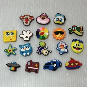Croc Jibbitz Shoe Charm Lot Of 17 ~ SpongeBob, Tigger, Cheshire Cat, Sun, Flower - Imagen 1 de 5