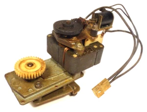 WURLITZER 3800 / 3810 / 3860  JUKEBOX:  Tested / Working  GRIPPER MOTOR UNIT - Picture 1 of 2