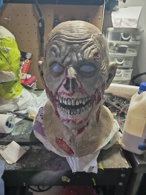 Máscara de látex Dead Vampire Foto 1 de 3