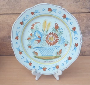 E6/ ANCIENNE ASSIETTE HB QUIMPER FLEUR DANS UN VASE Ø 25,5CM TRES BON ETAT - Picture 1 of 6