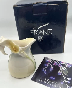 Crema de porcelana esculpida a mano Franz Serenity Calla Lily #FZ00735 nueva en caja - Imagen 1 de 13