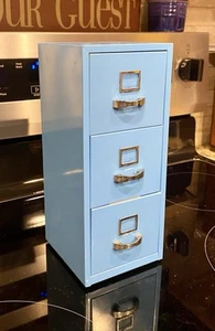 Miniature Metal 3 Drawer Filing Cabinet - 4.125”x4.375”x10.125” - Imagen 1 de 9