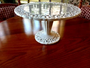 I. Godinger Vintage Ceramic Lace Edge Cake Stand - Picture 1 of 4