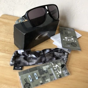 NEW Oakley Dispatch 2 GP75 Matte Black with Warm Grey 009150-16 Microfiber Bag - Picture 1 of 9