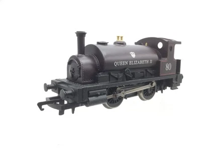 Hornby R2597 OO Gauge Class 0F Pug 80 Queen Elizabeth II - Image 1 of 4