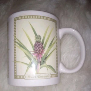 Kaffeetasse Hawaii Becher Hilo Hattie Tropical Pineapples 2005 Island Heritage Tee - Bild 1 von 18