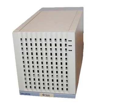Sun 711  ULTRA SCSI 12 Bay HDD Enclosure 599-2061-01 w/(2) SUN  5404177-01 - Image 1 of 4