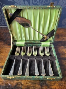 Silver Plate Cake Fork Set Sheffield England - Picture 1 of 12