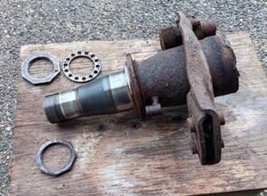 SEMI TRAILER AXLE SPINDLE, 5" O.D. , 3 5/8" ID, 2 5/8" OD Thread   -  GOOD USED - Picture 1 of 2