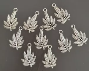 10 Stck. Tibetisches Antik Silber Cannibus Kräuter Blatt Anhänger Charms 0,9" x 0,7" - Bild 1 von 3