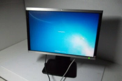 HP LA2405wg Monitor 24" VGA DP DVI-D 2-Port USB Hub 1080p 518828-001 NL773AA#ABA - Image 1 of 4