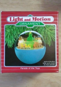1988 HALLMARK KEEPSAKE Magic Light and Motion Ornament - Parade of the Toys - Picture 1 of 2