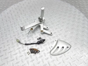 1998 97-01 Triumph 955 Speed Triple Right Rearset Pedal Foot Peg Rest Bracket - Foto 1 di 13
