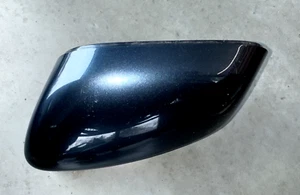 Genuine Volvo LH Mirror Cap Painted XC70 XC90 V70 39896569 (Barents Blue) - Foto 1 di 4
