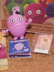 Hasbro Ugly Dolls Serie 1 Vinilo Moxy ¡NUEVO Paquete Abierto! - Imagen 1 de 3