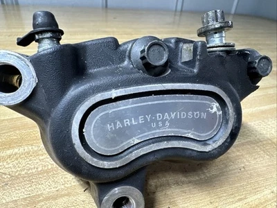 Pinza de freno delantera izquierda Harley-Davidson OEM 44046-00D Foto 1 de 4