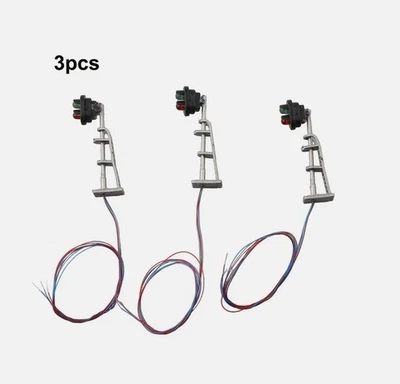 3pcs Model Railway N Scale 1:160 Track Signals 2-LEDs Green Red Block Lights - Image 1 of 4
