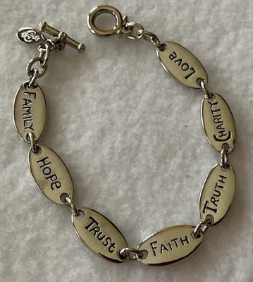Pulsera Premier Designs tono plata cierre de palanca: familia, amor, fe, esperanza Foto 1 de 4