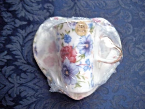 MINI HEART SHAPED CUP & SAUCER FLORAL 24K GOLD TRIM LILY CREEK - NEW - Picture 1 of 3