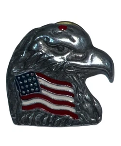 Cabeza de águila americana de peltre con bandera de EE. UU. y piedra roja corbata sombrero pinback prendedor  - Imagen 1 de 3