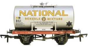 Bachmann 38-778A 14 Ton Anchor-Mounted Tank Wagon 'National Benzole' (Weathered) - Picture 1 of 1