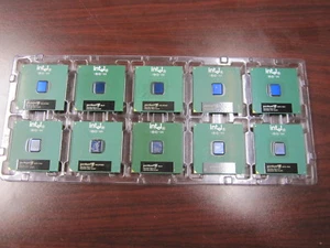 Vintage Intel Pentium III 933MHz 256K RB80526PZ933256 SL4C9 SL52Q Socket 370 CPU - Picture 1 of 2