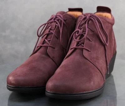 Clarks Unstructured Women's Wedge Booties Boots Size 11 Leather Plum 13285 - Image 1 of 4